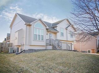 605 S Adams St, Raymore, MO 64083