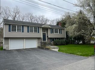 49 Cottonwood Rd, Wellesley, MA 02482