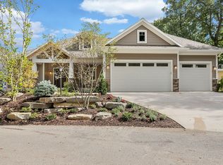 6838 Farrell Dr NE, Rockford, MI 49341