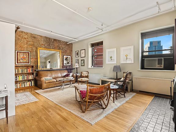 3rd image of 708 Greenwich St APT 6C