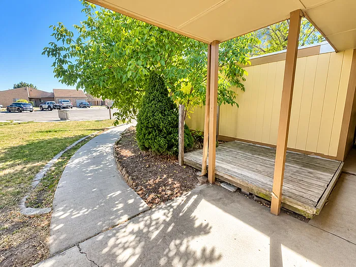 2 bed, 1.0 bath, 900 sqft, $1,700 — Photo 2