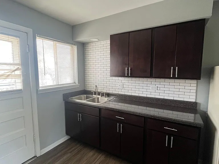 4903 W Columbus Dr #1 — Photo 8