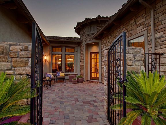 5th image of 3528 N BOULDER CANYON Street