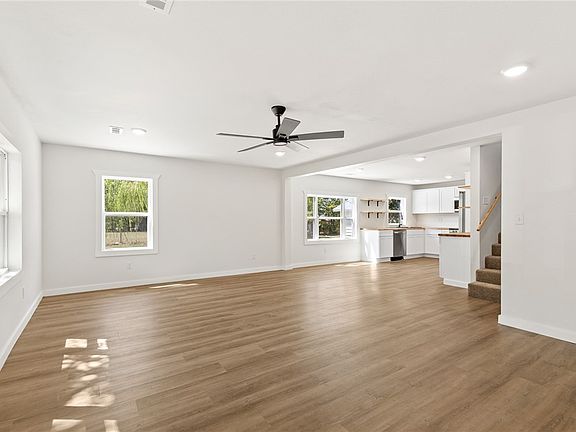 4th image of 8020 Orchard Point