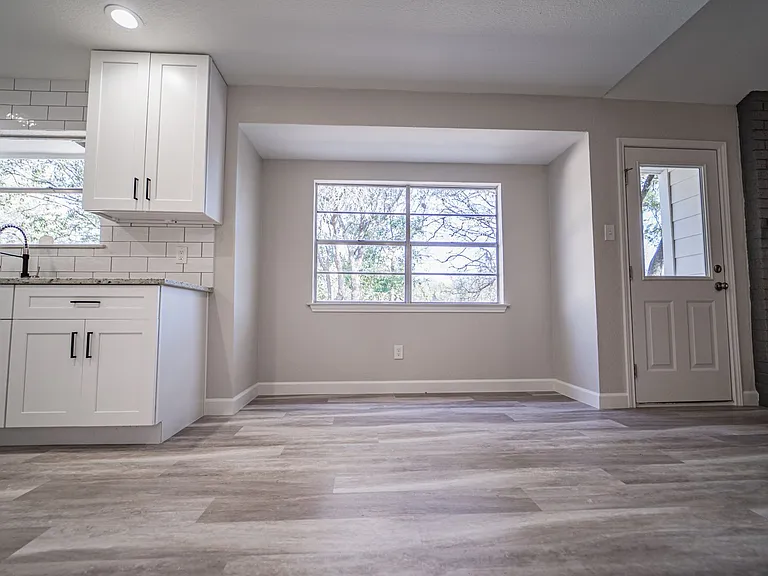 5866 Cliff Path — Photo 16