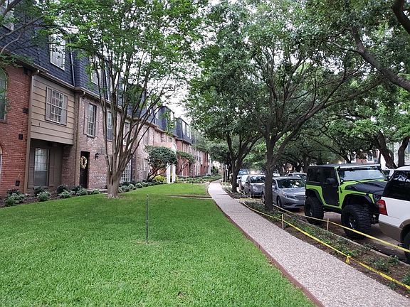 3rd image of 351 N Post Oak Ln APT 603