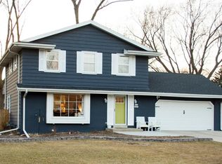 W173N8437 Robert Ave, Menomonee Falls, WI 53051