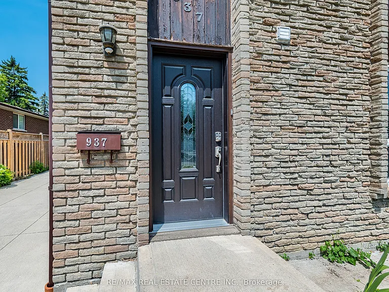 937 Blairholm Ave #UPPER — Photo 2