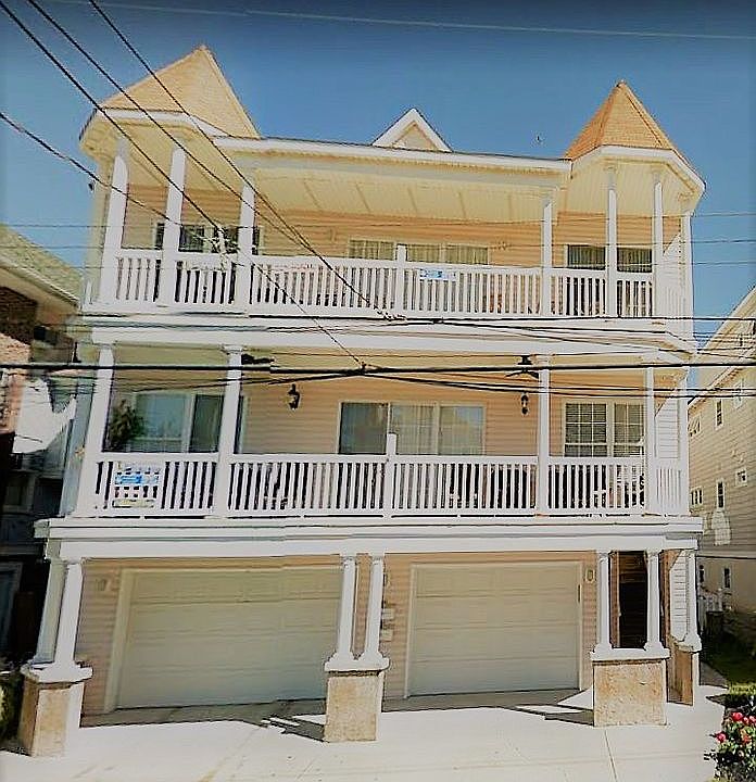 801 Plymouth Place
