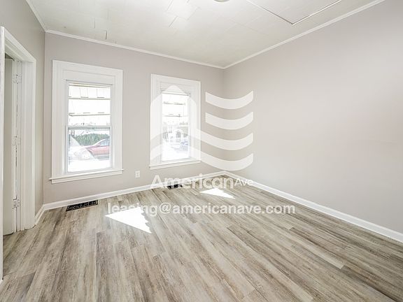 1473719_003_wm_-_living_room_13600706.jpg