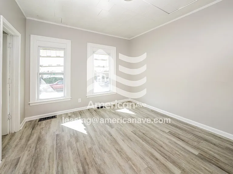 1473719_003_wm_-_living_room_13600706.jpg
