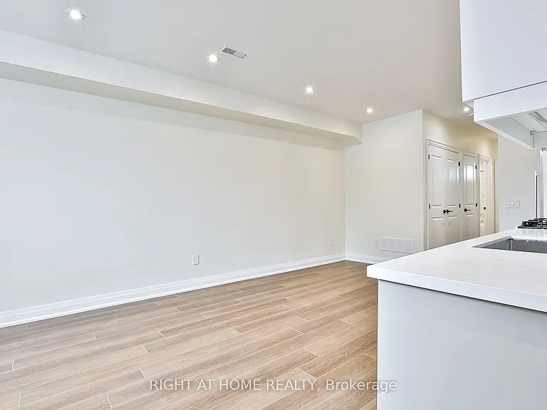 39 15th St #2 — Photo 5