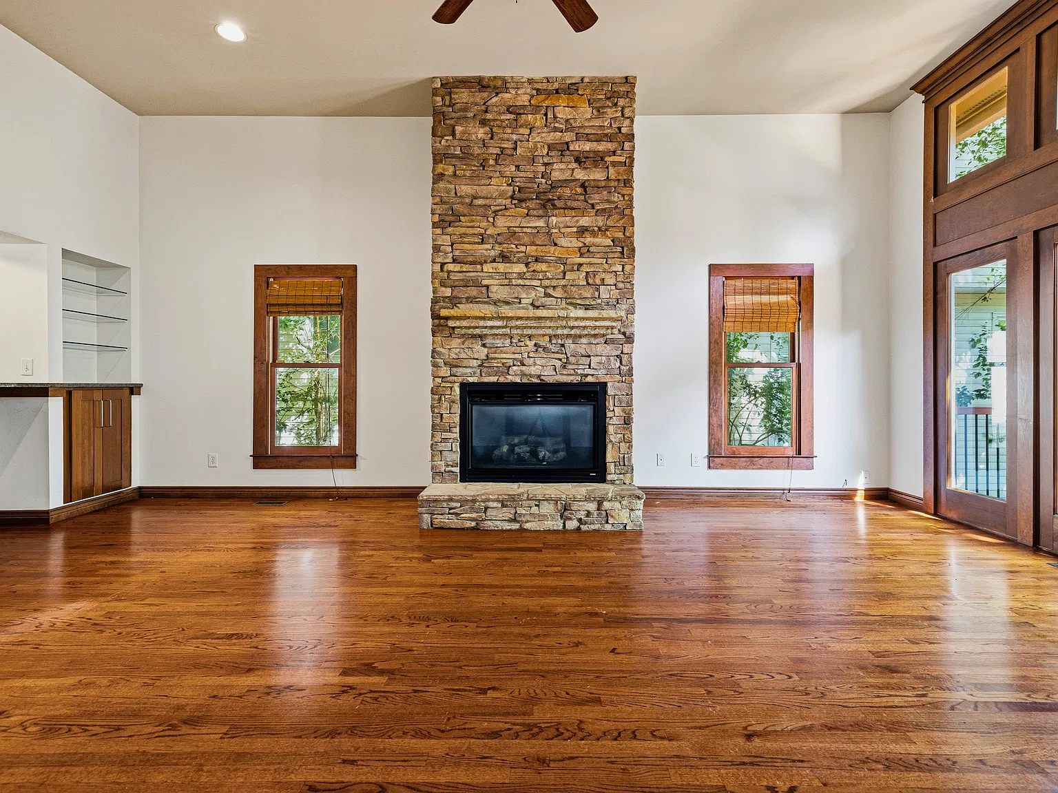 2283 Shenandoah Ave NE — Photo 3