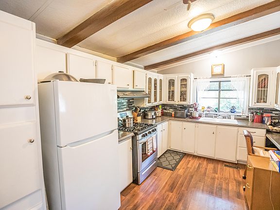 2nd image of 652 Little Deer Ln