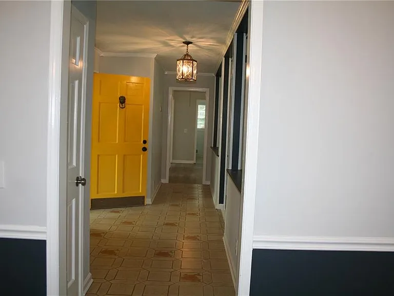 2075 Pinewood Dr — Photo 4