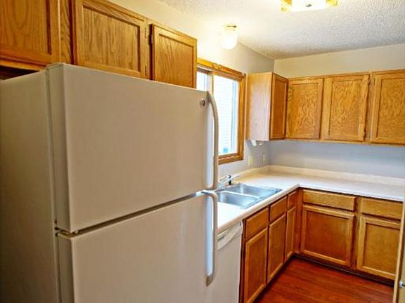 4th image of 10654 Hummingbird St NW