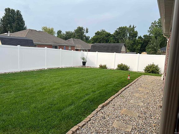 3rd image of 6888 Cottage Ln