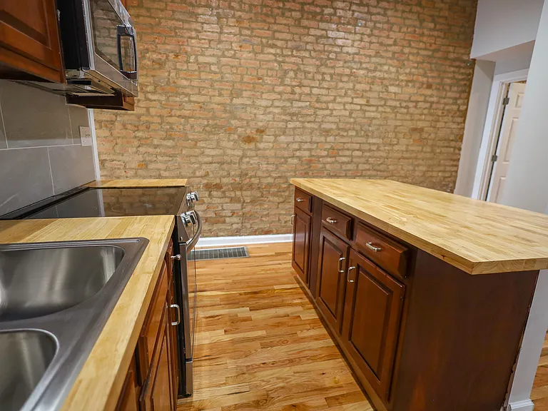 652 Delhi Ave — Photo 30