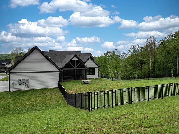 5th image of 629 Old Owen Dr