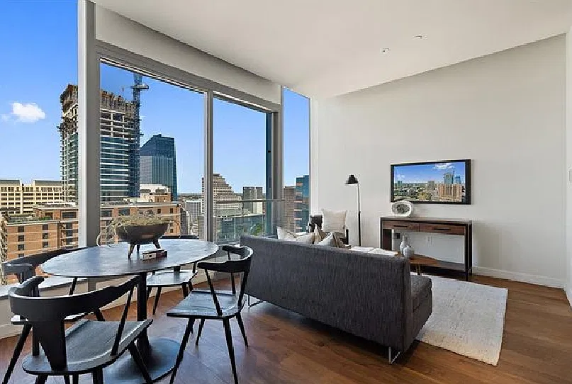 Apartment for Rent — Photo 2