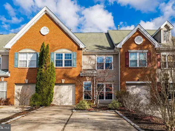 191 La Costa Dr, Blackwood, NJ 08012