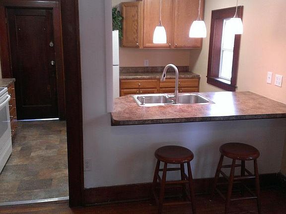 2nd image of 3433 Peach St #2