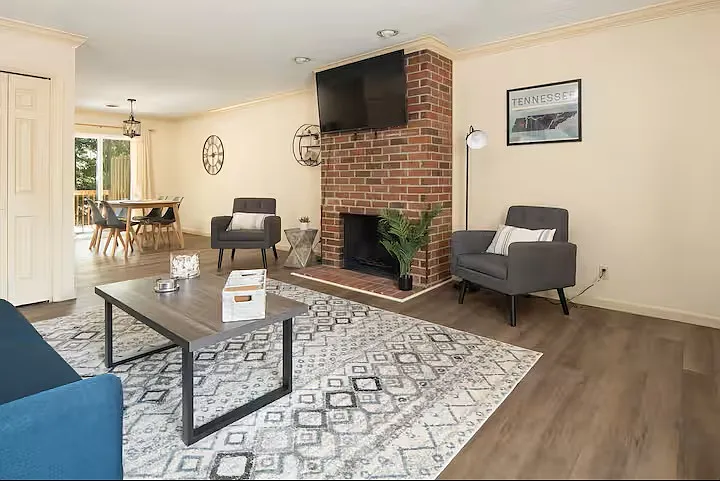 120 Arcadia Ln #C — Photo 1