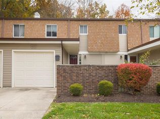 9273 Sussex Dr #9273, Olmsted Falls, OH