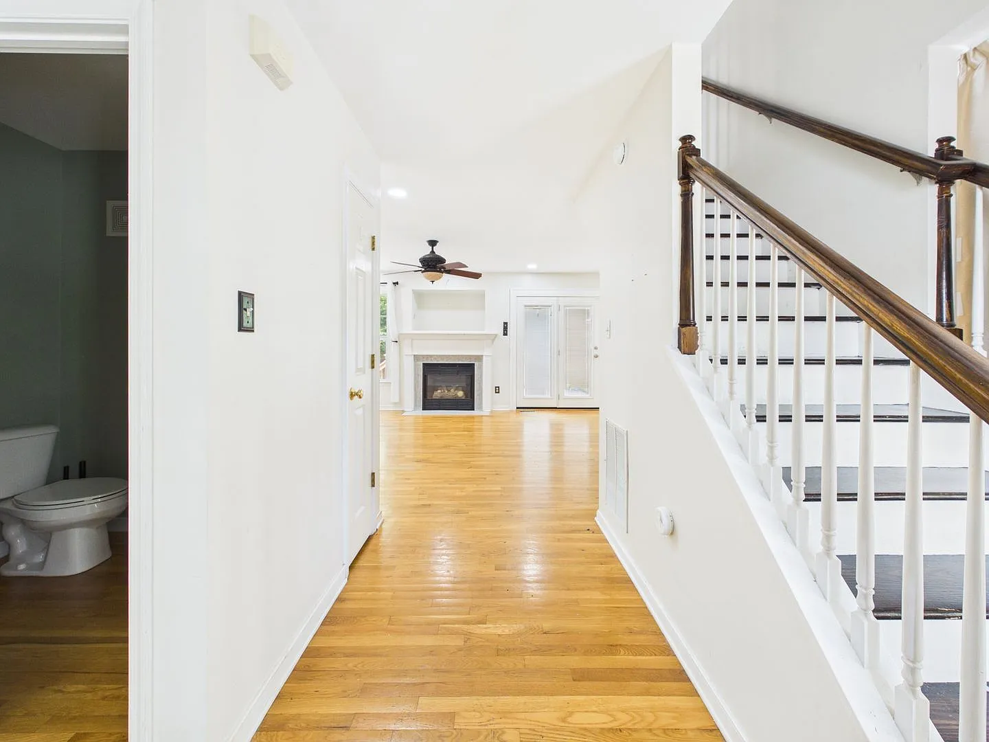 4 bed, 2.0 bath, 1811 sqft, $2,495 — Photo 3
