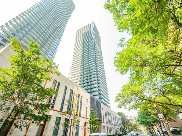 65 Saint Mary St, Toronto, ON