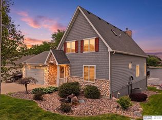 922 Beaver Lake Blvd, Plattsmouth, NE 68048