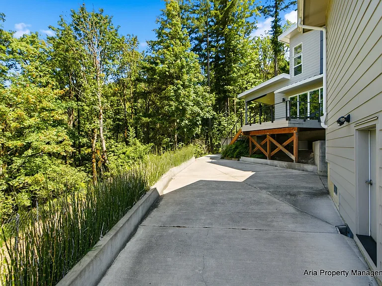 2709 NW Bullfinch Pl — Photo 41