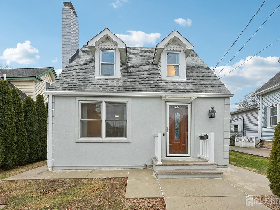 1st image of 190 Conlogue Ave