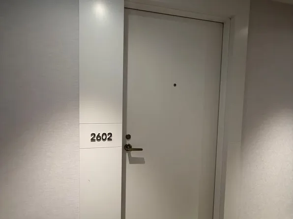 238 Simcoe St #2602, Toronto, ON M5T 0E2