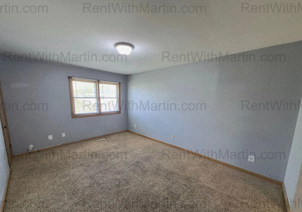 Building Photo - 237 Miriam Dr