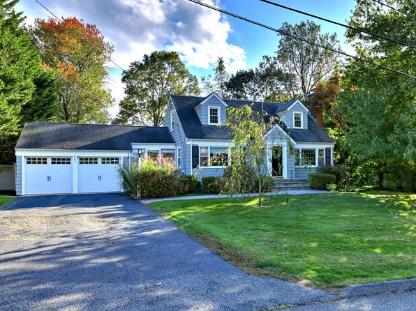 12 Rennison Road, Trumbull, CT 06611