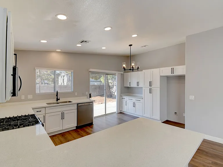 4009 Hidden Oasis Ct — Photo 6