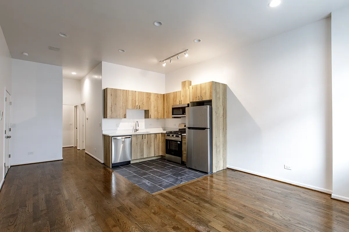 Building Photo - 2216 W Taylor St #1F