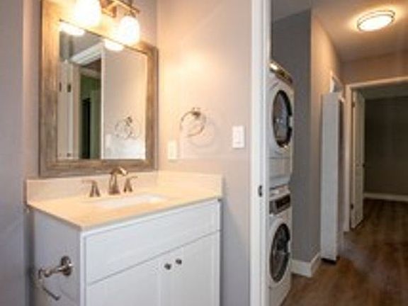 3rd image of 550 S 6th St #6