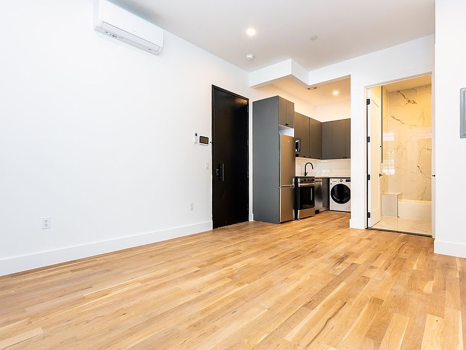 1st image of 422 1/2 Gates Ave #1S