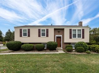 215 Sharon Grange Rd, Aliquippa, PA 15001