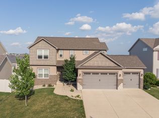 1314 Wicklow Dr, Bloomington, IL 61705