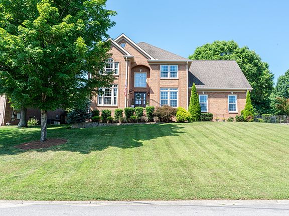 2nd image of 136 Ballentrae Dr