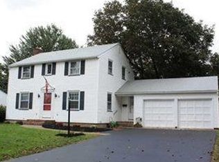 77 Michelle Dr, Rochester, NY 14617