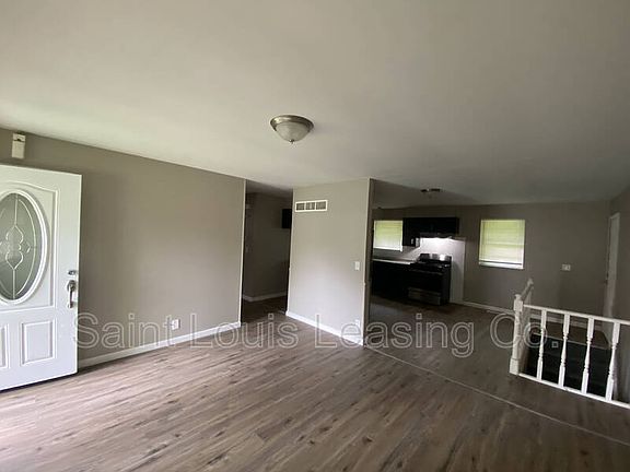 5th image of 1510 Reale Ave