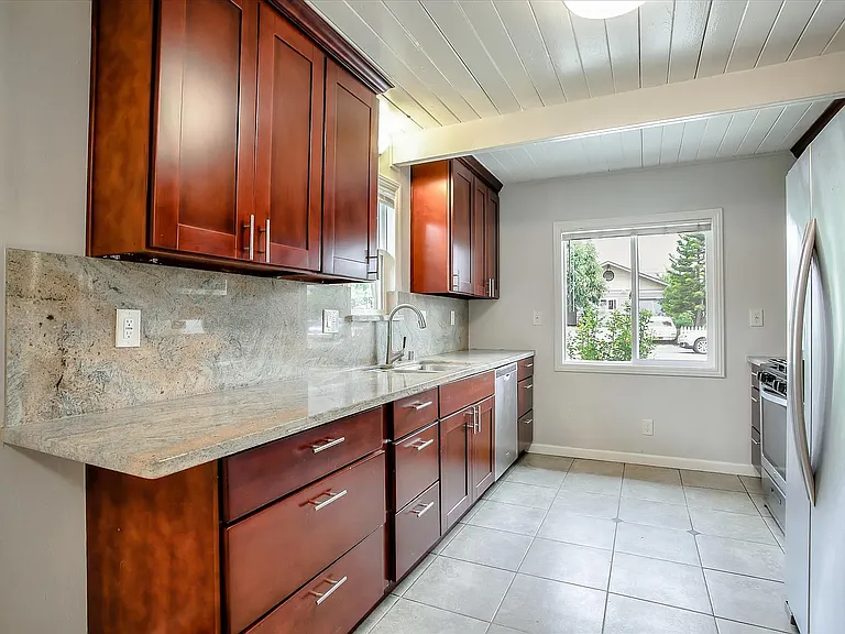 27 Carnegie Dr — Photo 9