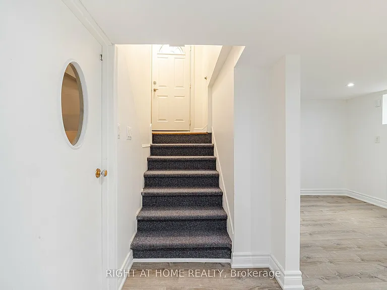 154 Martin Grove Rd — Photo 26