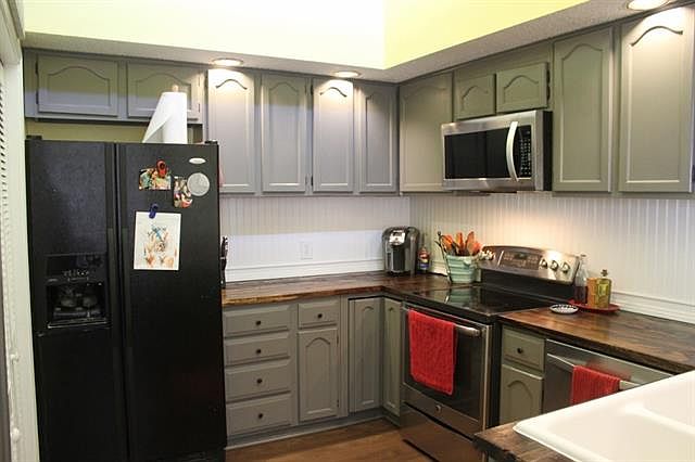1st image of 1115 Royalcrest Dr