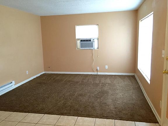 3rd image of 368 Loma Pl