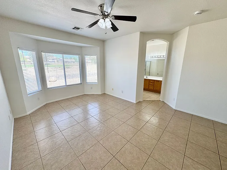19 S 119th Ave — Photo 31